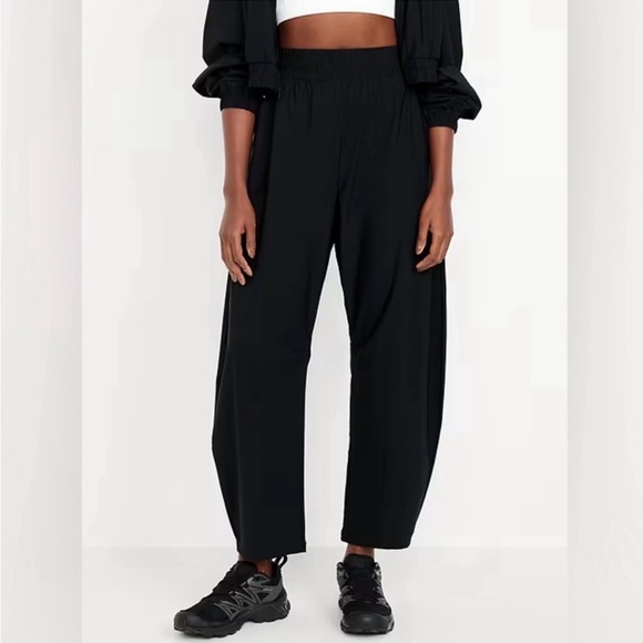 Old Navy Pants - Old Navy High-Waisted SleekTech Barrel Ankle Pants